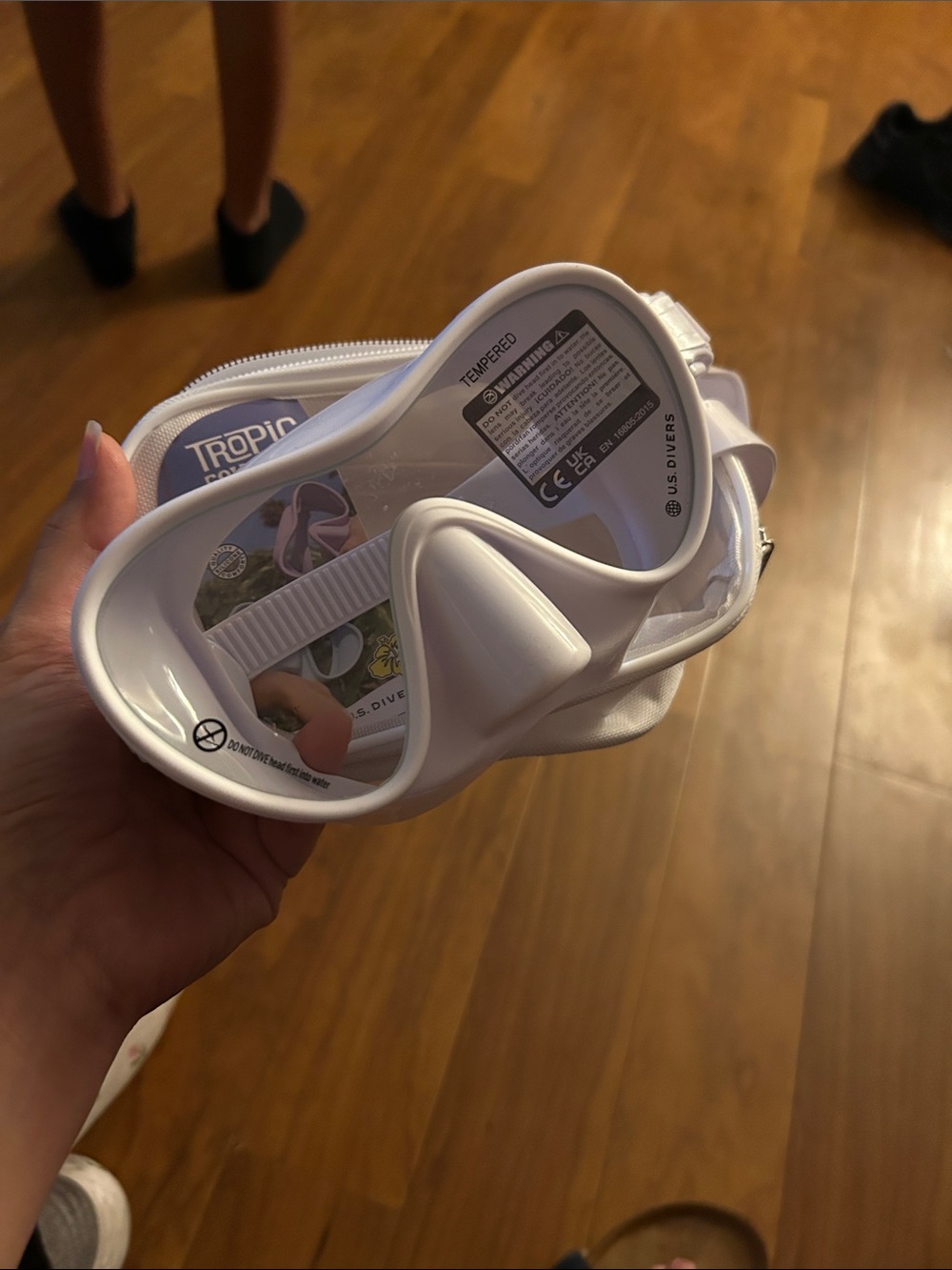 White Snorkel/Dive Mask - Comfortable Single-Lens Design